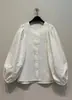 Camisa de Encaje Blanco con Mangas Abullonadas Qianhe para Primavera Temprana para Mujer, Diseño Holgado, Estilo Retro Japonés de Nicho para el Trabajo