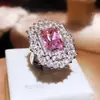 Anillo de flor tesoro colorido amatista rosa rectangular imitación natural bañado en platino 18k con incrustaciones de diamantes joyería de moda de lujo
