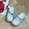 Zuecos Mary Jane de EVA con divertido diseño de conejito en forma de corazón, adecuados para usar al aire libre en verano, ligeros y casuales, pantuflas cerradas para mujer