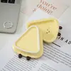Lindo Platito de Cerámica con Forma de Queso Creativa Adorno Pequeño de Escritorio Platito para Snacks Condimento Vinagre Salsa de Soja