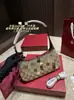 Bolso de cadena transfronterizo nuevo, bolso de axila, bolso de media luna con estampado de luna y letras, bolso de hombro y bandolera versátil estilo europeo y americano