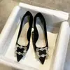 Zapatos de tacón alto para mujer con tacones finos, punta fina, pedrería, estilo francés, negros, elegantes, zapatos de vestir para socialité, nuevo modelo primavera/otoño 2025