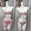 25 Nuevo Traje de Baño de Tres Piezas a Cuadros Rosas Fresco para Chica Joven Sexy Ajustado sin Espalda Europeo y Americano para Vacaciones en Aguas Termales