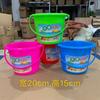 Juego de agua cubo de plástico juguete casa de juegos para niños cubo de juguete de playa color redondo cubo de juguete al por mayor