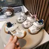 Zapatillas Blancas Cómodas de Suela Blanda para Niñas, Zapatos Deportivos Transpirables Antideslizantes para Niños, Zapatillas de Skate Casuales Retro para Niños