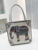 Bolsa de Mão Transfronteiriça Bolsa Feminina Bolsa de Lona Casual de Dupla Face Bordada com Desenhos Animados Bolsa de Mão de Grande Capacidade Estilo Étnico Bolsa Quadrada Pequena