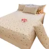 Lindo Estampado de Gatito Clase A Gasa de Doble Capa Tipo Nube Conjunto de Tres Piezas Estilo Infantil y Estudiantil con Sábana Bajera Completamente Envuelta y Completamente Fija
