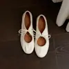 Novos Sapatos Mary Jane com Cadarço e Laço Solado Macio Versátil Baixo para Mulheres Retro Fundo Plano 2026 Mocassins
