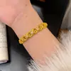 Nuevo Exquisito Brazalete de Flor de Lirio Dorado para Mujer, Gama Alta, Lujo Ligero, Nicho, Versátil y Elegante Joyería de Brazalete Incrustada con Diamantes