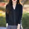 Otoño 2026 Nuevo Estilo Lana Fina Prendas de Punto para Mujer Suéter Pulóver de Cuello en V Tachonado con Pedrería Camisa de Manga Larga Base