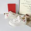 Sapatos femininos de meteoros desfiados com borlas Baikuang 2023 Novos sapatos de prancha de sola grossa, sapatos de prancha de estudante, sapatos de lona estilo mendigo, todos combinados