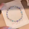 Pulseira pingente geométrico de flor de zircônia cúbica estilo europeu e americano, elegante e versátil, uma peça de joalheria delicada e luxuosa com um toque de alta qualidade, um acessório único e estiloso para mulheres