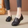 Sapatos Baixos Transfronteiriços de Comércio Exterior, Sapatilhas Slip-On, Scarpins Confortáveis de Salto Baixo, Sapatilhas PU de Bico Redondo, Sapatos Femininos Modernos de Vovó