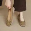 Novedad Primavera/Verano 2026 Estilo Extranjero Calzado con Diseño Hueco Suela Plana Suave Zapatos Suaves Cómodos para Madres de Mediana Edad y Mayores Comercio Transfronterizo