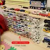 Caixa de Armazenamento de Acrílico para Modelo de Carro Hot Wheels Domeka 1:64 Suporte de Exibição com Múltiplos Compartimentos para Carros Esportivos Matchbox de Madeira Sólida