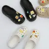 Zapatos ligeros de tacón alto perforados para usar al aire libre, cómodos y lindos, estilo casual de verano popular para mujeres, parejas y enfermeras