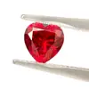 Fábrica de Wuzhou Gema Cultivada Rubí Sangre de Paloma Forma de Corazón Método de Elevación Piedra Suelta Venta al por Mayor Piedra para Anillo
