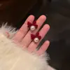 Aretes de Perlas con Moño Flocado Francés para Mujer de Gama Alta Lujo Ligero Temperamento Aretes de Botón Diseño Versátil Adornos para Orejas