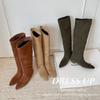 Botas de Couro 2025 Novo Estilo Plissadas com Pelo Bico Fino Efeito Emagrecedor Botas até o Joelho Botas de Cavaleiro Retrô com Mangas Salto Baixo