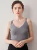 Nueva camisola de punto de cachemira pura con cuello en V 2026, corte ajustado, que realza la figura y perfecta como capa interior o top sin mangas
