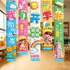 Decoraciones de tela colgantes para la temporada de regreso a clases para jardín de infantes y escuela primaria, cajas apiladas, pancartas, arreglos de escenas de aula y clase, creando un sentido de atmósfera y ceremonia