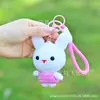 Nuevo llavero de conejo lindo, adorable colgante hecho a mano de ganchillo, accesorio para bolso, caricatura de lana artículo popular
