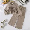 Conjunto Otoñal de Dos Piezas para Niña Estilo Nuevo 26 Moda Europea y Americana Top Rayado de Cuello en V y Pantalones de Pierna Ancha Conjunto Popular