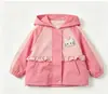 Jaqueta com Capuz de Manga Longa Estilo Primavera e Outono para Meninas Moda Elegante Novo Estilo para Bebês e Crianças Pequenas Jaqueta Corta-Vento de Outono para Meninas