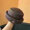 Sombrero pequeño de lana estilo Hepburn boina elegante sombrero tipo cubo sombrero simple versátil sombrero de copa redonda sombrero moderno sombrero de azafata de vuelo a la moda