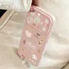 Ilustración de Osito con Corazones Adecuada para Funda de Teléfono Apple iPhone 18 Pro/18, Diseño de Corazón Lateral 14, Anticaídas 13, 12