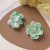 Pequeños pendientes de flor de col de cristal de pétalo acrílico con degradado fresco, accesorios de pinza lateral para flor hecha a mano DIY