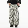 Pantalones anchos de camuflaje estilo americano para hombre, con un diseño deconstruido, detalles plisados, cintura con cordón, corte relajado y una silueta holgada y fluida, perfectos para otoño e invierno