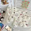 Meias brancas de desenho animado primavera e outono malha respirável cano fino meias fofas cereja gatinho estilo menina meias de cano alto