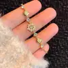 Pulsera de hilo con flor pequeña de circón brillante para mujer, flor de cerezo con diamantes, accesorio de joyería versátil de alta gama niche de Instagram