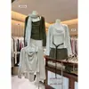 COMO OFICIAL Conjunto de dos piezas estilo coreano dulce y picante con top halter de lunares y cárdigan de manga larga 28929