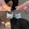 Pendientes de borlas con temperamento, personalizados, de moda, de alta gama, con forma de C, largos, ligeros, de lujo, estilo frío, con diseño de nicho.