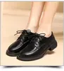 Sapatos femininos de couro macio com salto baixo para primavera e outono, sapatos rasos de verniz em estilo britânico, versáteis com solas macias, confortáveis para primavera e outono
