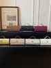 Bolsas Atacadistas Transfronteiriças para Mulheres 2025 Nova Bolsa de Ombro Tecida de Couro Macio Bolsa de Festa Bolsa Baguete Medieval Bolsa Transversal Portátil