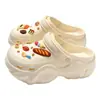 Zuecos de Mujer Estilo Nuevo para Verano 2026, Sandalias de Playa Antideslizantes, Pantuflas de Eva de Suela Gruesa que Aumentan la Altura, de Punta Cerrada