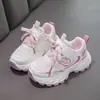Tênis Esportivo Masculino 2026 Primavera e Outono Novo Estilo Moda Feminina Versátil Tênis Pai Calçados Infantis Macios de Solado Casual para Corrida