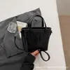Bolsa Pequena Simples Transfronteiriça para Mulheres, Nova Bolsa Transversal Versátil Primavera/Verão 2026, Estilo Coreano, Alto Valor Estético, Bolsa de Ombro Único para Mulheres