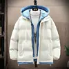 Moderna chaqueta de algodón para hombre para otoño e invierno, engrosada, holgada, moderna, abrigo de algodón con capucha de dos piezas falsas, chaqueta acolchada para hombre