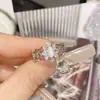 Anillo Versa diseño vintage japonés femenino bañado en oro microincrustado piedra lunar encaje nicho ins anillo diario