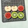 Tiktok Fruta Artificial Rodajas de Kiwi Piezas para Joyería DIY Accesorios para el Cabello Rodajas de Manzana Resina Rodajas de Sandía Accesorios Planos