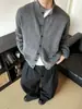 Cárdigan de punto gris estilo retro americano perezoso de fábrica para caballero con cuello alto abrigo suéter casual old money para pareja