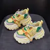 Tênis "dad shoes" femininos de sola grossa 2026 outono, sapatos femininos com aumento interno de altura para pessoas baixinhas, casuais, modernos, versáteis, tênis esportivos leves