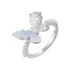 Anillo Abierto de Cristal con Gradiente de Mariposa, Soñador y Elegante; Anillo Ajustable Tridimensional para Dedo Índice, Moderno y Dulce; Anillo Nuevo