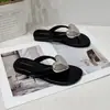 Chanclas de moda estilo hada para mujer, calzado de verano para exteriores, sandalias planas antideslizantes de venta caliente para vacaciones en la playa 2026