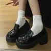 Sapatos femininos de couro estilo britânico com bico redondo e salto alto, estilo japonês, novos para o outono de 2026, mocassins franceses versáteis para combinar com saias e uniformes JK