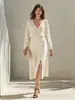 Conjunto de dos piezas de punto estilo europeo y americano con cuello en V y falda de abertura abotonada, elegante conjunto de dos piezas multicolor para mujer para ir al trabajo